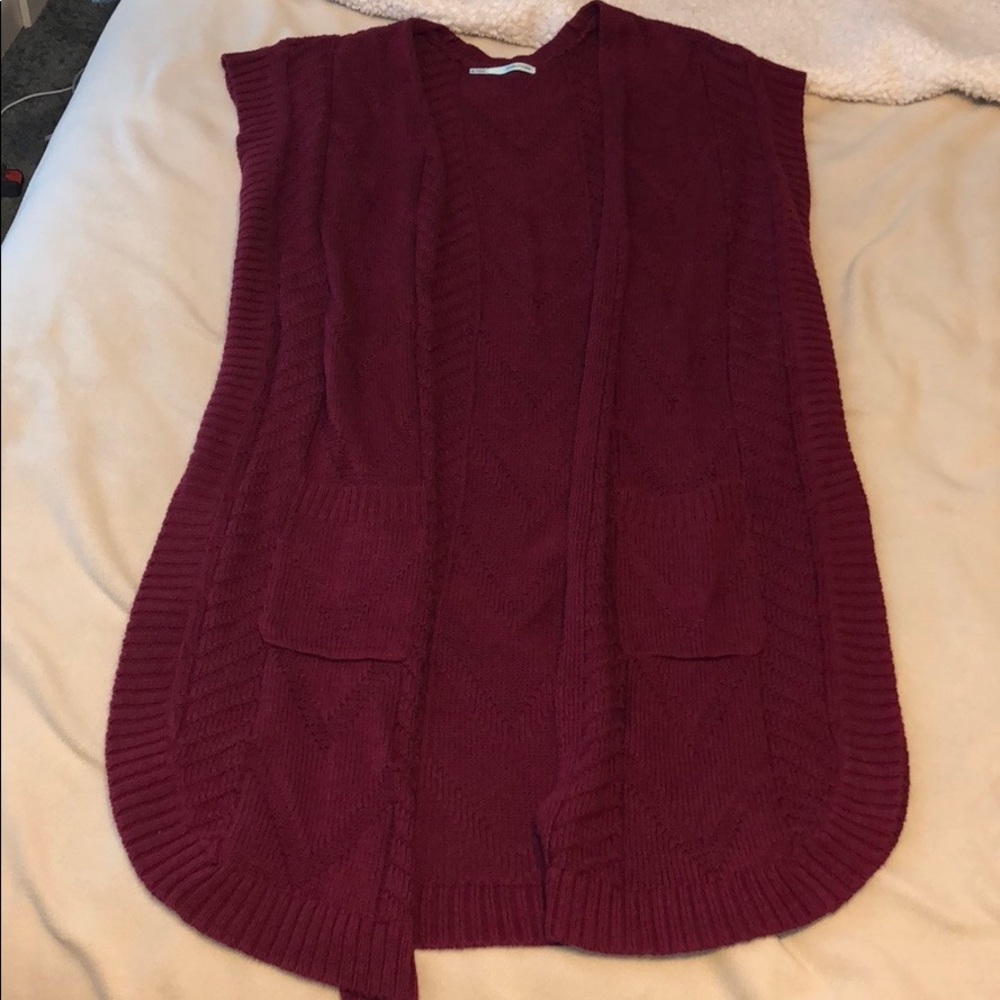 Sleeveless Knitted Cardigan